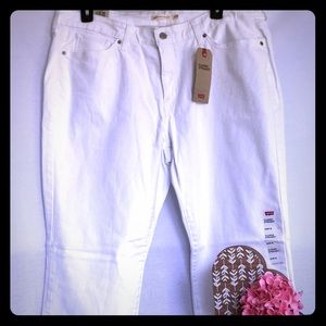 Levi’s Classic Straight White Jeans Plus 22W/24W.